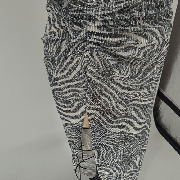 00739 NEW ITMFL Bercot Zebra Sequins Dress Black White Size Large evening party - Picture 5 of 12